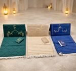 مصلية مبطنة بمسند قطيفة فاخرة – حفر ليزر أنيق | سجادة صلاة مريحة للظهر والركبتين - Image 3